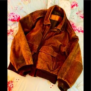 Awesome leather jacket 🧥 🤎